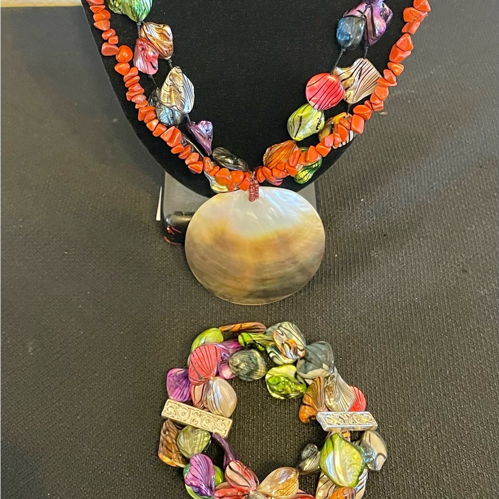 21” Large Shell Pendant Stone Bead Necklace With Matching Stretch Bracelet